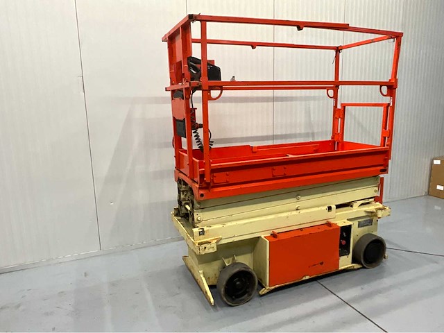 Jlg -6rs - hoogwerker - werkhoogte 7.8m - uitschuifbaar tot 2.55m - 239 uur - schaarhoogwerker - afbeelding 2 van  6