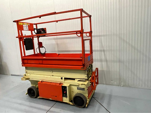 Jlg -6rs - hoogwerker - werkhoogte 7.8m - uitschuifbaar tot 2.55m - 239 uur - schaarhoogwerker - afbeelding 3 van  6