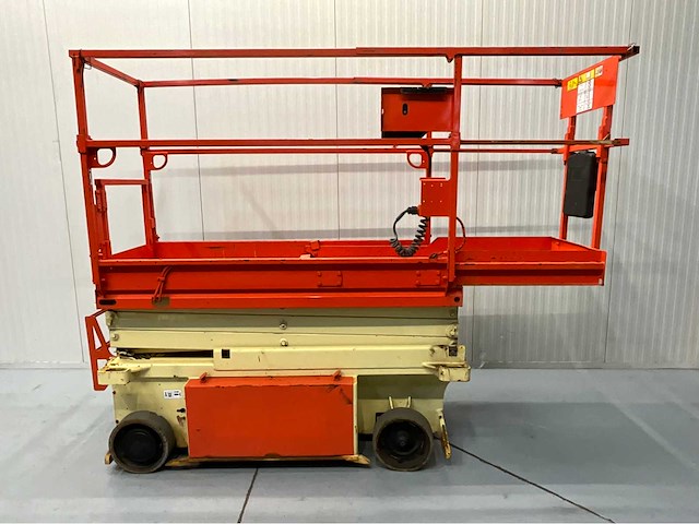 Jlg -6rs - hoogwerker - werkhoogte 7.8m - uitschuifbaar tot 2.55m - 239 uur - schaarhoogwerker - afbeelding 9 van  9