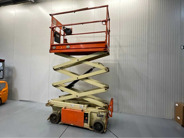 Jlg -6rs - hoogwerker - werkhoogte 7.8m - uitschuifbaar tot 2.55m - 294 uur - schaarhoogwerker - afbeelding 5 van  6