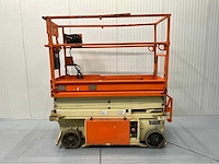 Jlg -6rs - hoogwerker - werkhoogte 7.8m - uitschuifbaar tot 2.55m - 294 uur - schaarhoogwerker - afbeelding 4 van  9