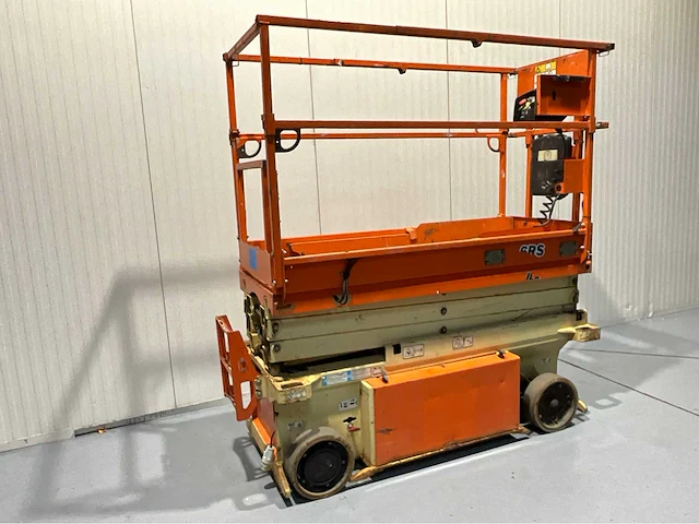 Jlg -6rs schaarhoogwerker - werkhoogte 7.8m - uitschuifbaar tot 2.55m - 382 uur - afbeelding 2 van  10