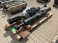Jlg 1001184500 hydraulische cilinder (2x) - afbeelding 1 van  11