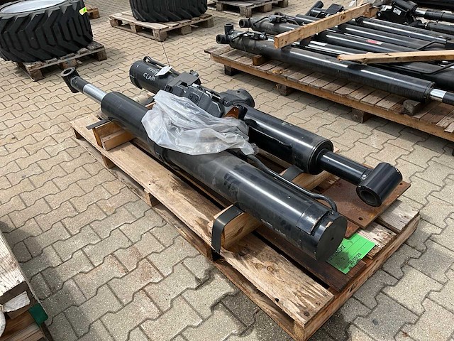 Jlg 1001184500 hydraulische cilinder (2x) - afbeelding 6 van  11