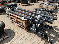 Jlg 1001228086 hydraulische cilinder (6x) - afbeelding 1 van  8