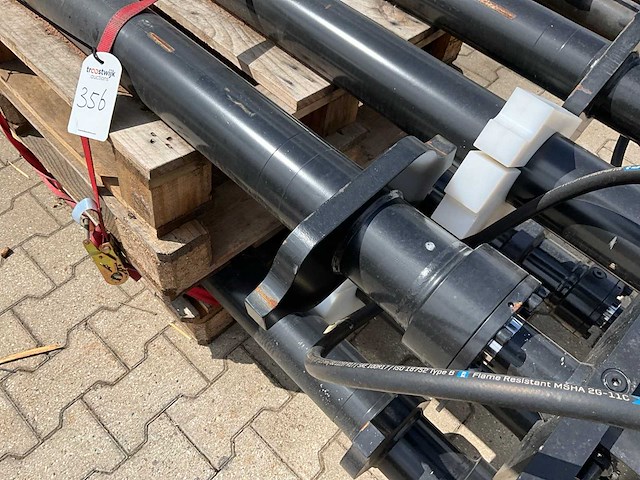 Jlg 1001228086 hydraulische cilinder (6x) - afbeelding 5 van  8