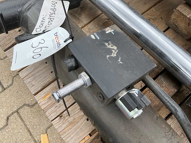 Jlg 1001228092 hydraulische cilinder (5x) - afbeelding 9 van  11