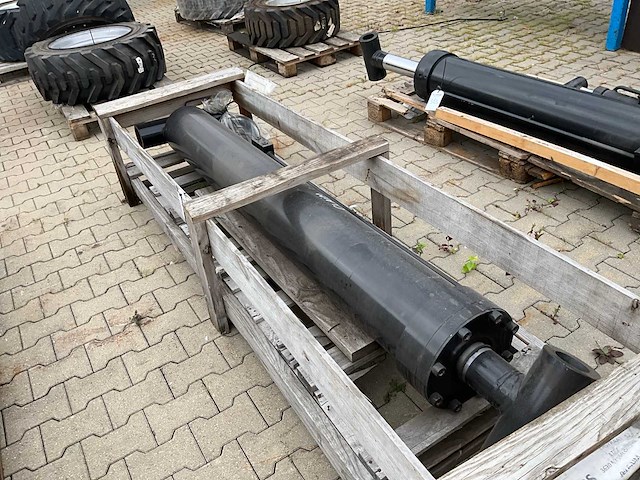 Jlg 1684162 hydraulische cilinder - afbeelding 4 van  8