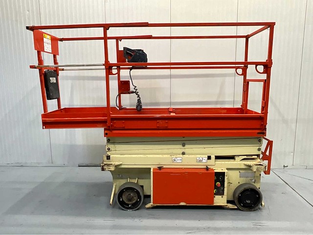 Jlg 6rs hoogwerker - werkhoogte 7.8m - uitschuifbaar tot 2.55m - 275 uur - schaarhoogwerker - afbeelding 4 van  9