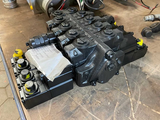 Jlg directional linear valve - afbeelding 2 van  3