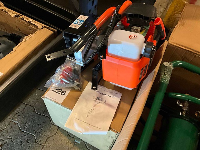 Jmc 52 cc 2,3 pk grondboor - afbeelding 1 van  4