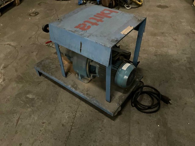 Jmk waterpomp 1,1kw 30l/min - afbeelding 1 van  2