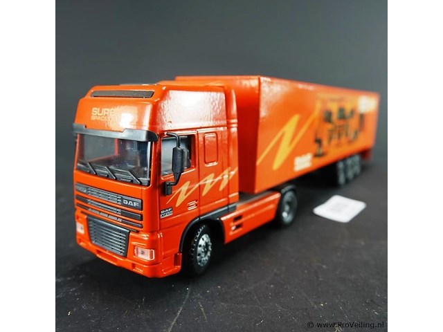 Joal daf 95xf vrachtwagen met gesloten oplegger - afbeelding 1 van  7