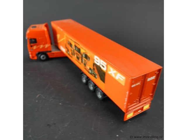 Joal daf 95xf vrachtwagen met gesloten oplegger - afbeelding 3 van  7