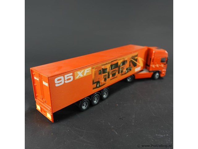 Joal daf 95xf vrachtwagen met gesloten oplegger - afbeelding 4 van  7
