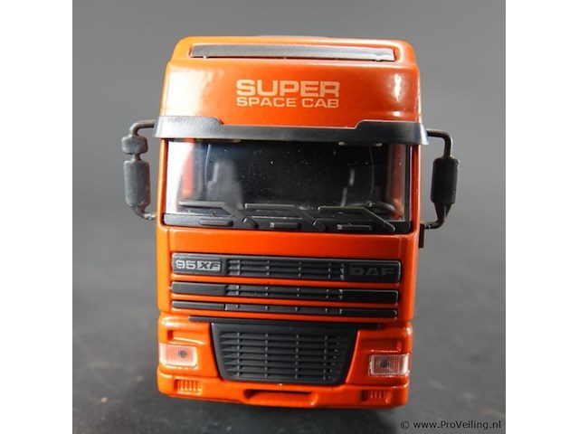 Joal daf 95xf vrachtwagen met gesloten oplegger - afbeelding 5 van  7