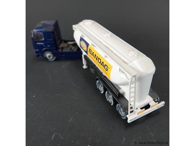 Joal volvo fh12-420 silowagen is uitgevoerd in de kleuren van bandag. - afbeelding 3 van  7