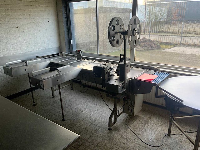 Jochems engenering broodinpakbaan - afbeelding 1 van  8