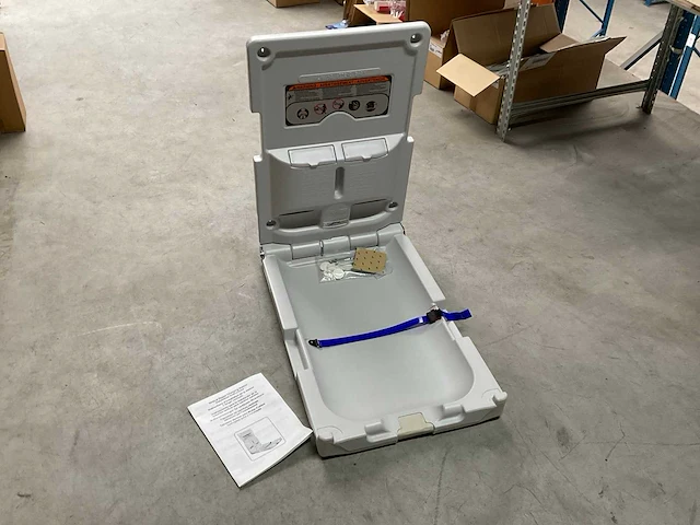 Jofel ay11000 verticale opklapbare verschoontafel - afbeelding 1 van  5