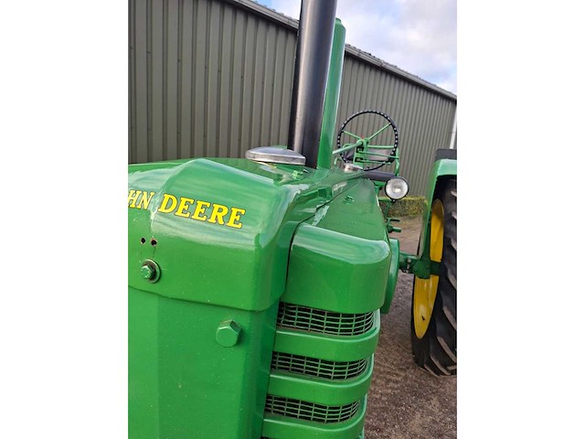 John deere - - tweewielaangedreven landbouwtractor - afbeelding 2 van  11