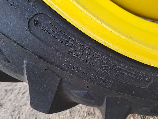 John deere - - tweewielaangedreven landbouwtractor - afbeelding 3 van  11