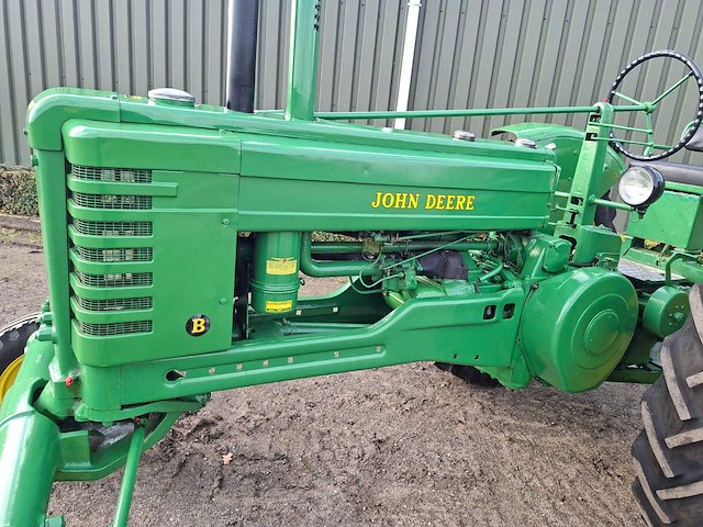 John deere - - tweewielaangedreven landbouwtractor - afbeelding 8 van  11