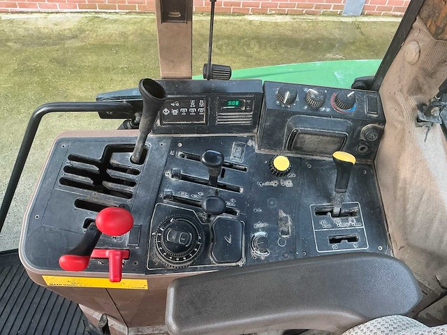 John deere - 1993 - 6200 - tweewielaangedreven landbouwtractor - afbeelding 2 van  28