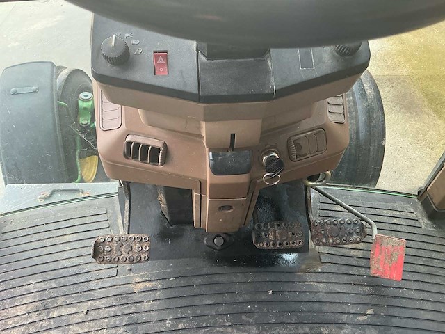 John deere - 1993 - 6200 - tweewielaangedreven landbouwtractor - afbeelding 6 van  28