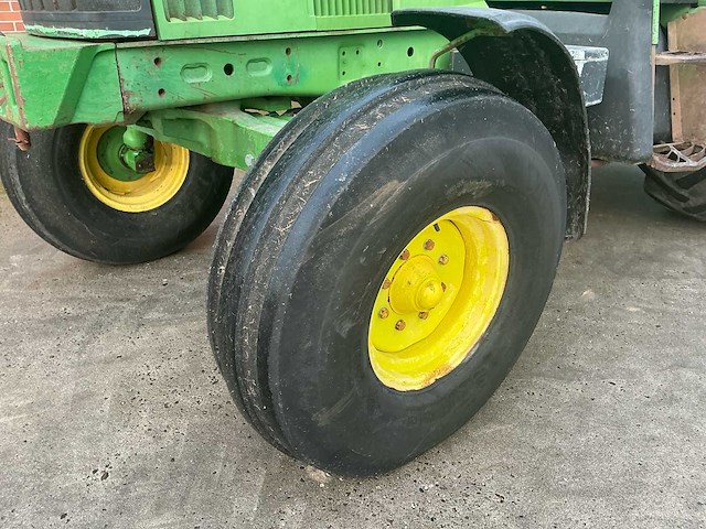 John deere - 1993 - 6200 - tweewielaangedreven landbouwtractor - afbeelding 25 van  28