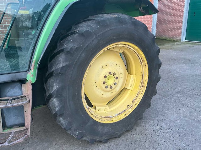 John deere - 1993 - 6200 - tweewielaangedreven landbouwtractor - afbeelding 26 van  28