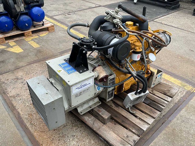 John deere - 2017 - dieselmotor met zwart techniek generator - afbeelding 6 van  10