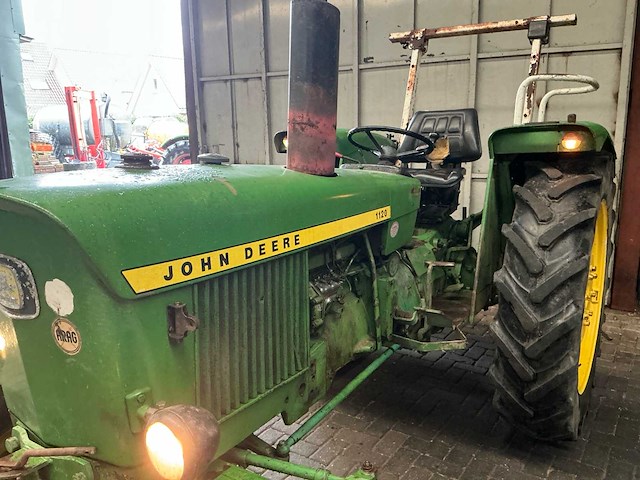 John deere 1120 oldtimer tractor - afbeelding 2 van  11