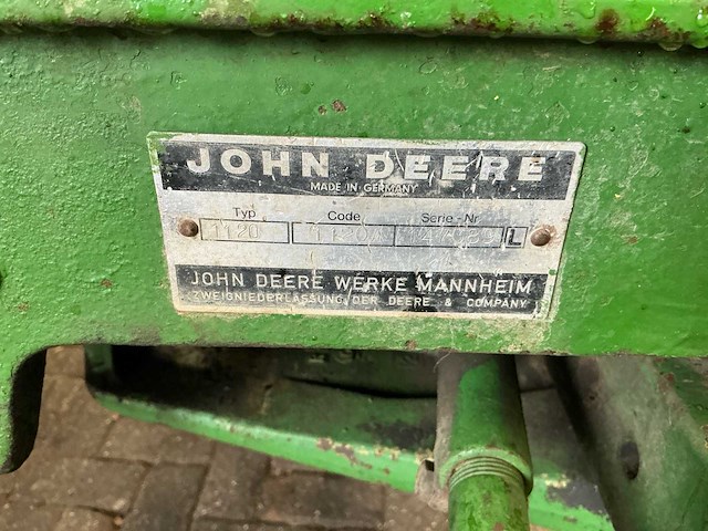 John deere 1120 oldtimer tractor - afbeelding 6 van  11