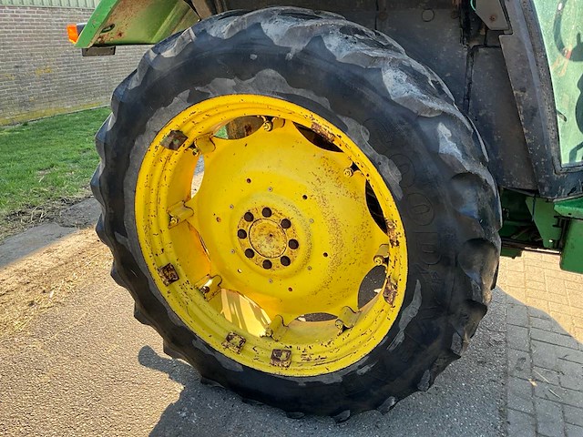 John deere 1640 power synchron vierwielaangedreven landbouwtractor - afbeelding 8 van  12