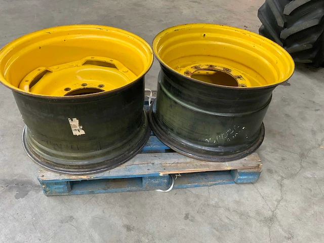 John deere 18x28 10 gaats velg (2x) - afbeelding 1 van  6