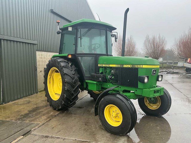 John deere 2250 tweewielaangedreven landbouwtractor - afbeelding 17 van  18