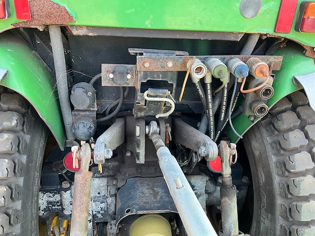 John deere 3520 e hydro smalspoor- en compacttractor - afbeelding 6 van  10