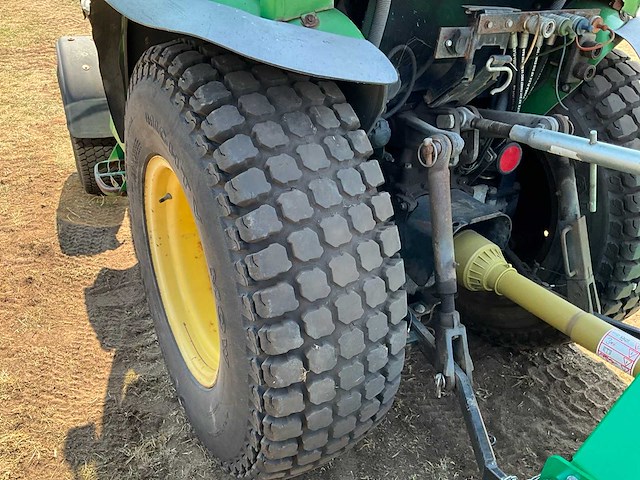 John deere 3520 e hydro smalspoor- en compacttractor - afbeelding 7 van  10