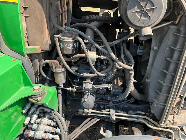John deere 3520 e hydro smalspoor- en compacttractor - afbeelding 10 van  27