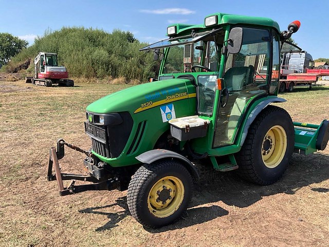 John deere 3520 e hydro smalspoor- en compacttractor - afbeelding 1 van  27