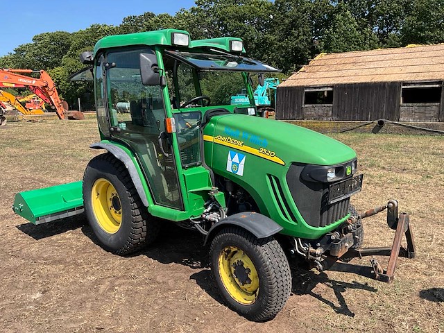 John deere 3520 e hydro smalspoor- en compacttractor - afbeelding 12 van  27