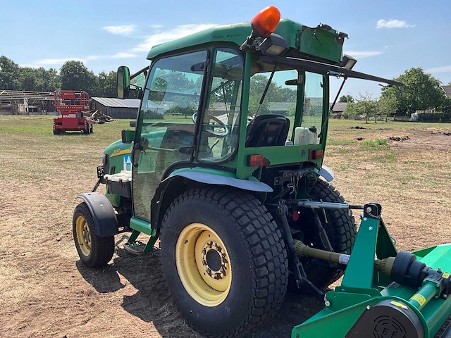 John deere 3520 e hydro smalspoor- en compacttractor - afbeelding 22 van  27