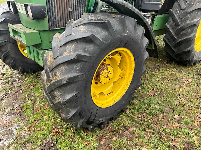John deere 3650 vierwielaangedreven landbouwtractor - afbeelding 17 van  34