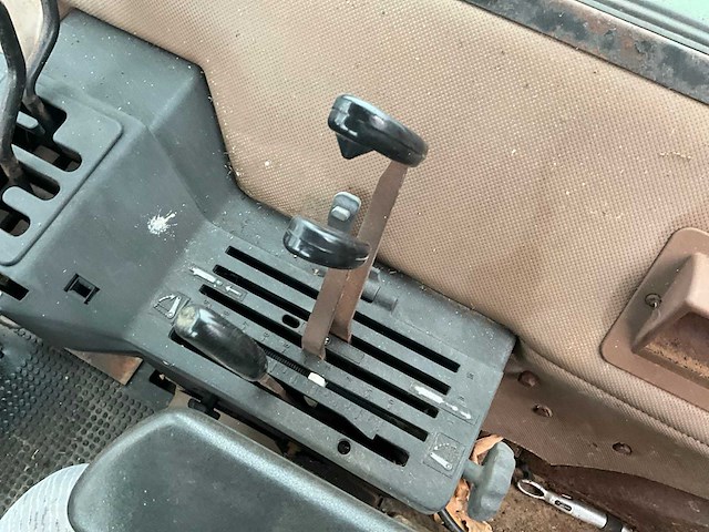 John deere 3650 vierwielaangedreven landbouwtractor - afbeelding 24 van  34