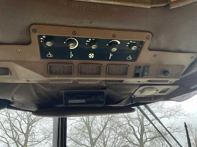 John deere 3650 vierwielaangedreven landbouwtractor - afbeelding 28 van  34