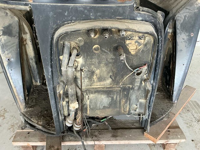 John deere 4650 cabine onderdelen - afbeelding 4 van  8