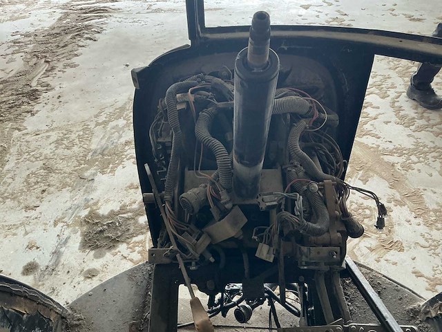 John deere 4650 cabine onderdelen - afbeelding 7 van  8