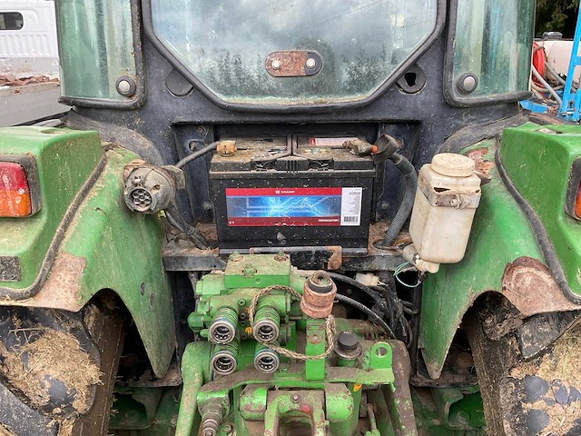 John deere 5515v smalspoor- en compacttractor - afbeelding 8 van  25