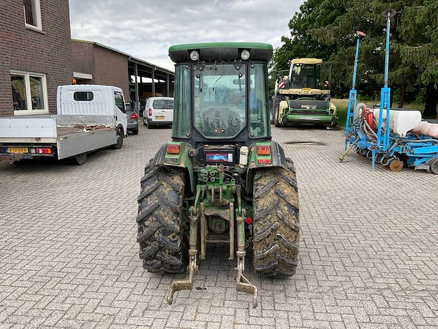 John deere 5515v smalspoor- en compacttractor - afbeelding 22 van  25