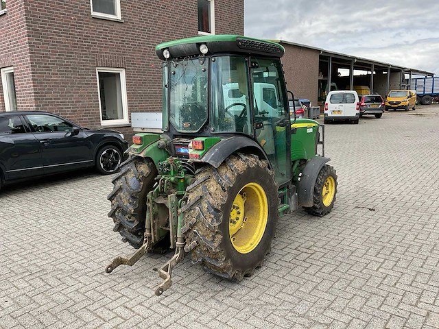 John deere 5515v smalspoor- en compacttractor - afbeelding 21 van  25